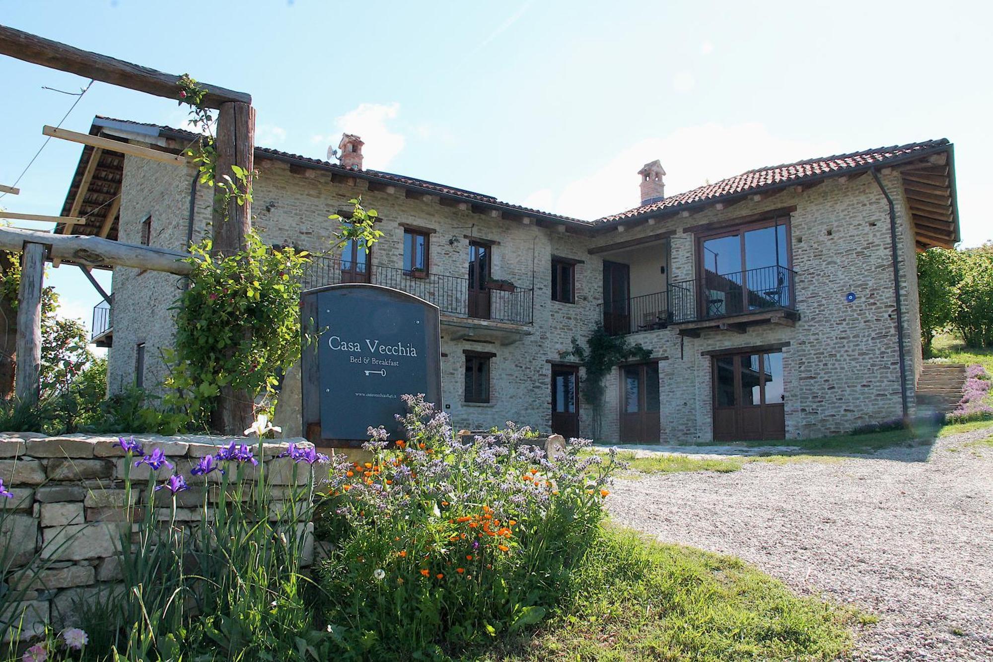 Casa Vecchia Bed&Breakfast Bossolasco Eksteriør billede